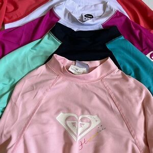 🌊4 in 1!! Bundle Surfing shirts Roxy for girls